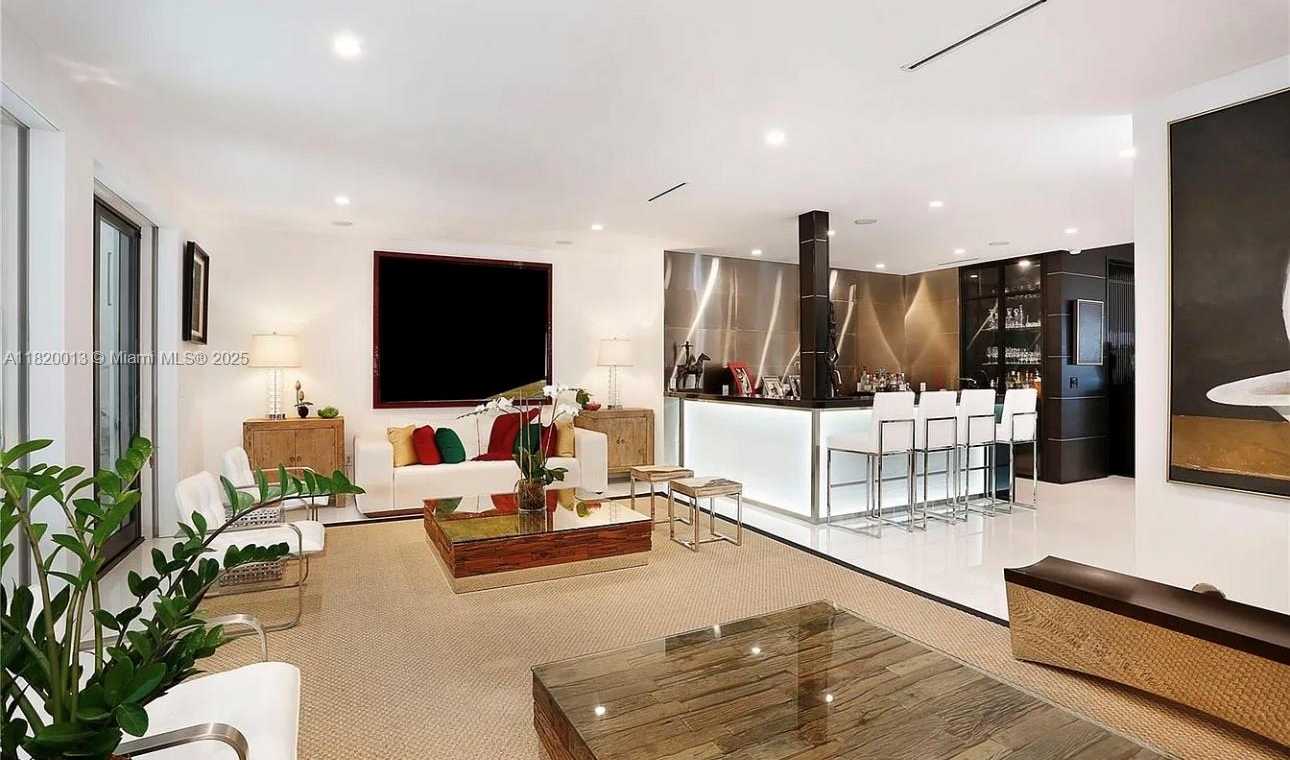 Small Image of 6611 LEONARDO ST, Coral Gables Number 9