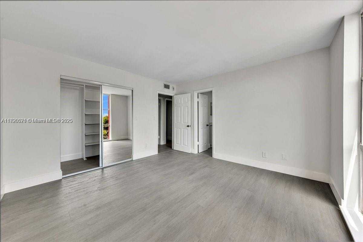 Small Image of 1750 WEST 46TH ST #433, Hialeah Number 17