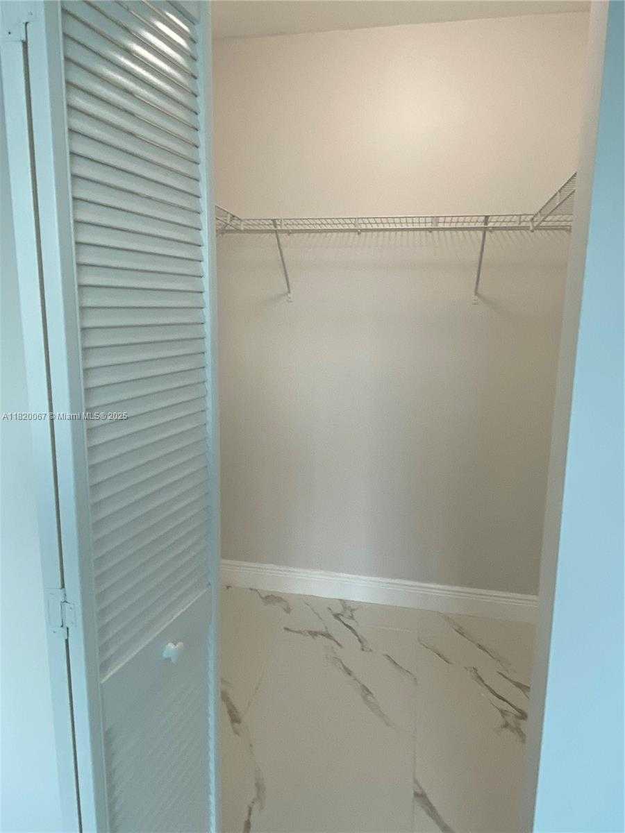 Small Image of 335 SOUTH BISCAYNE BLVD #3504, Miami Number 12