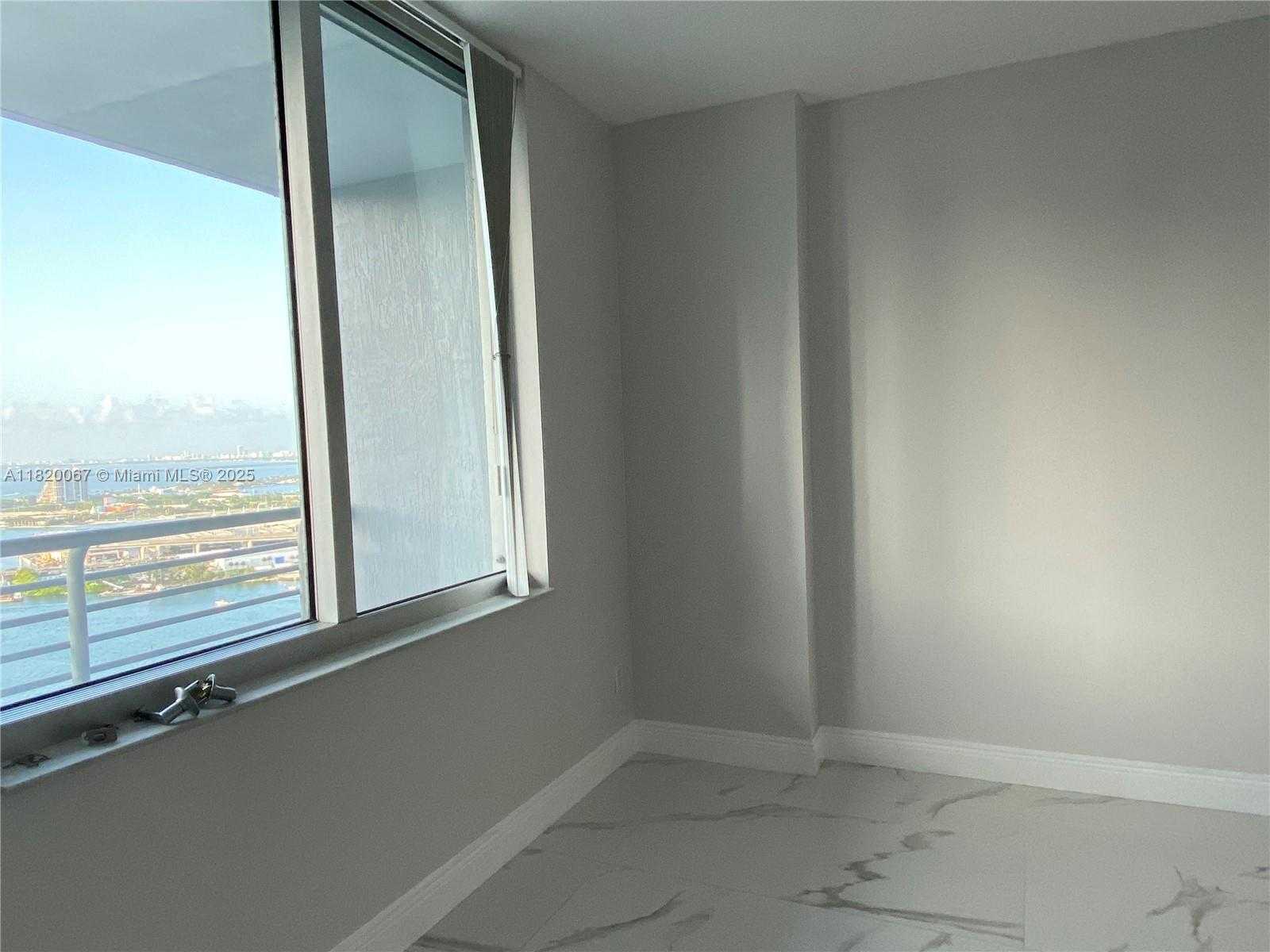 Small Image of 335 SOUTH BISCAYNE BLVD #3504, Miami Number 13