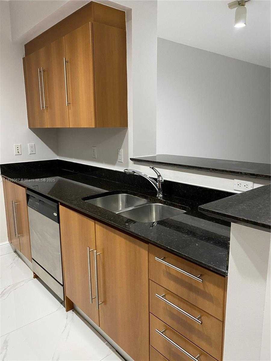 Small Image of 335 SOUTH BISCAYNE BLVD #3504, Miami Number 2