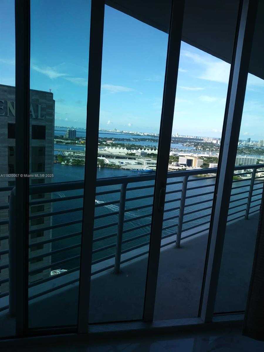 Small Image of 335 SOUTH BISCAYNE BLVD #3504, Miami Number 7