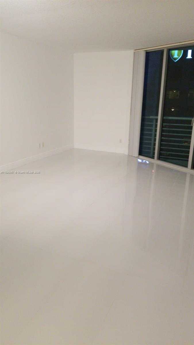 Small Image of 335 SOUTH BISCAYNE BLVD #3504, Miami Number 8