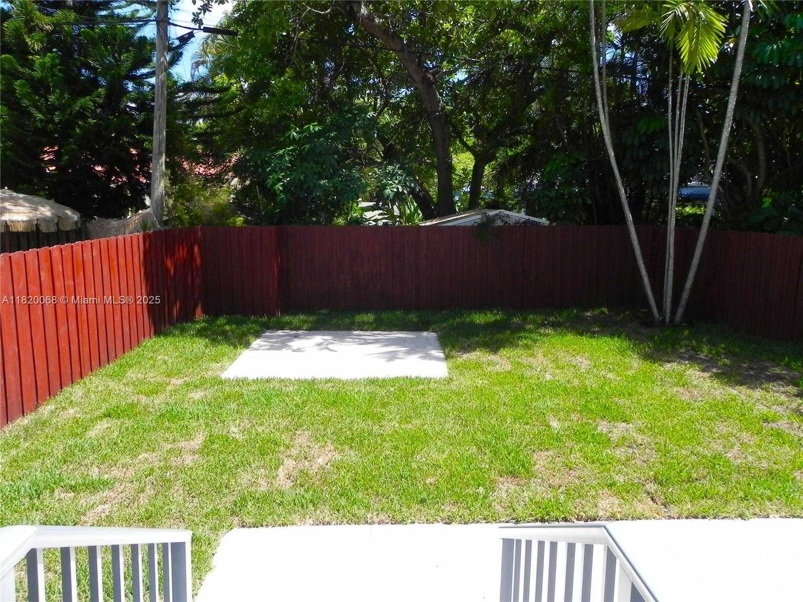 Small Image of Miami Number 30