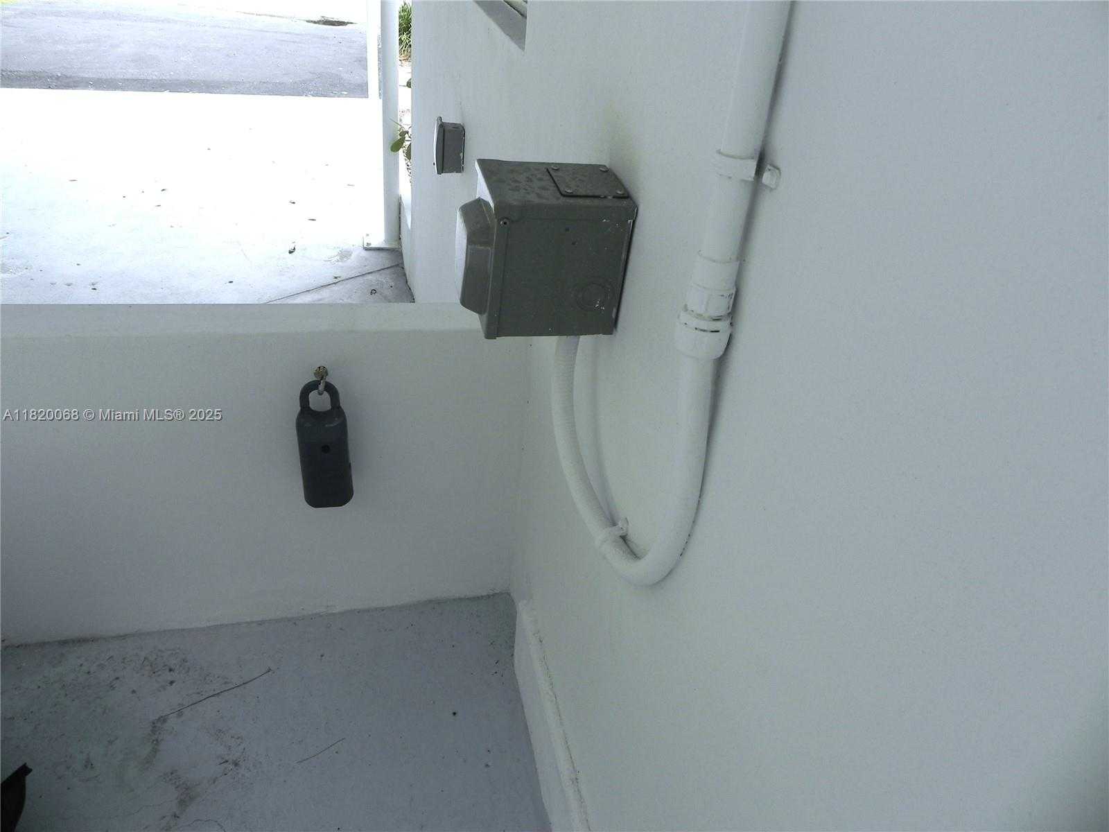 Small Image of Miami Number 43