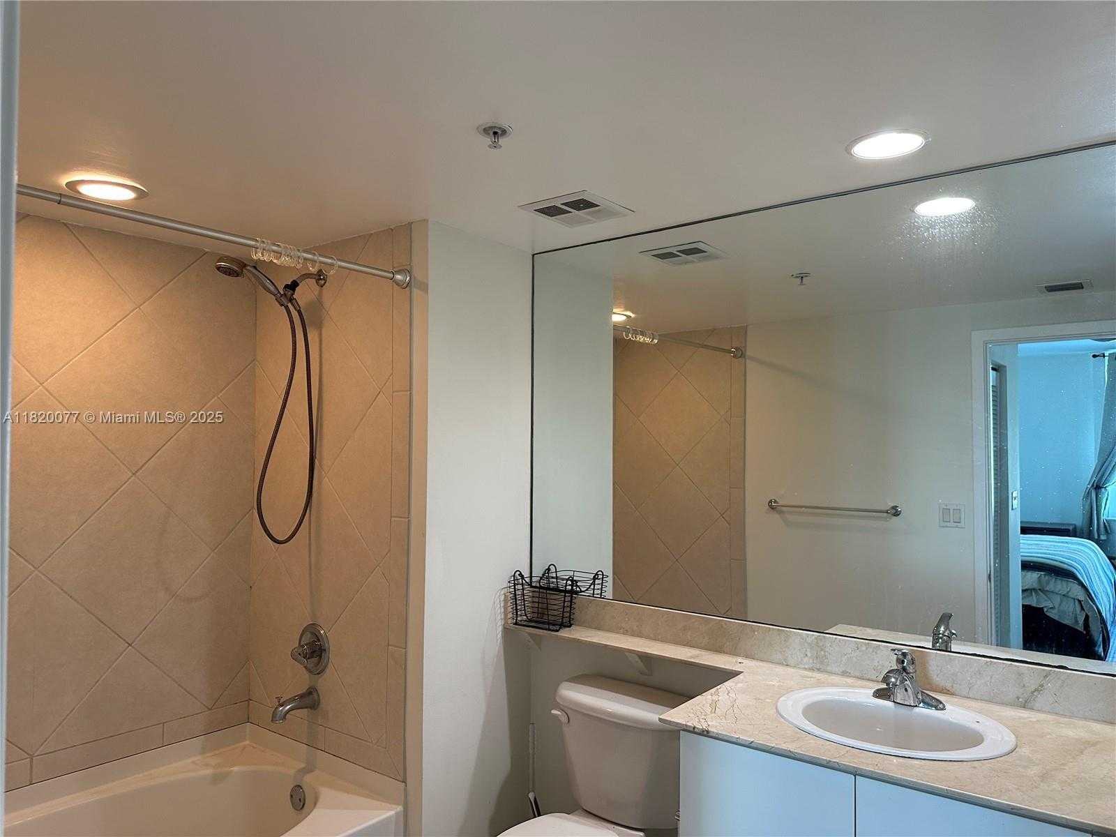 Small Image of 325 SOUTH BISCAYNE BLVD #2119, Miami Number 15