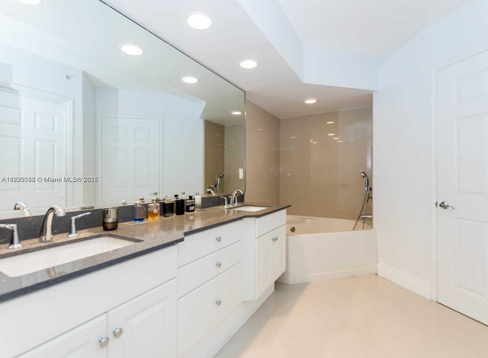 Small Image of 3370 HIDDEN BAY DR #102, Aventura Number 20