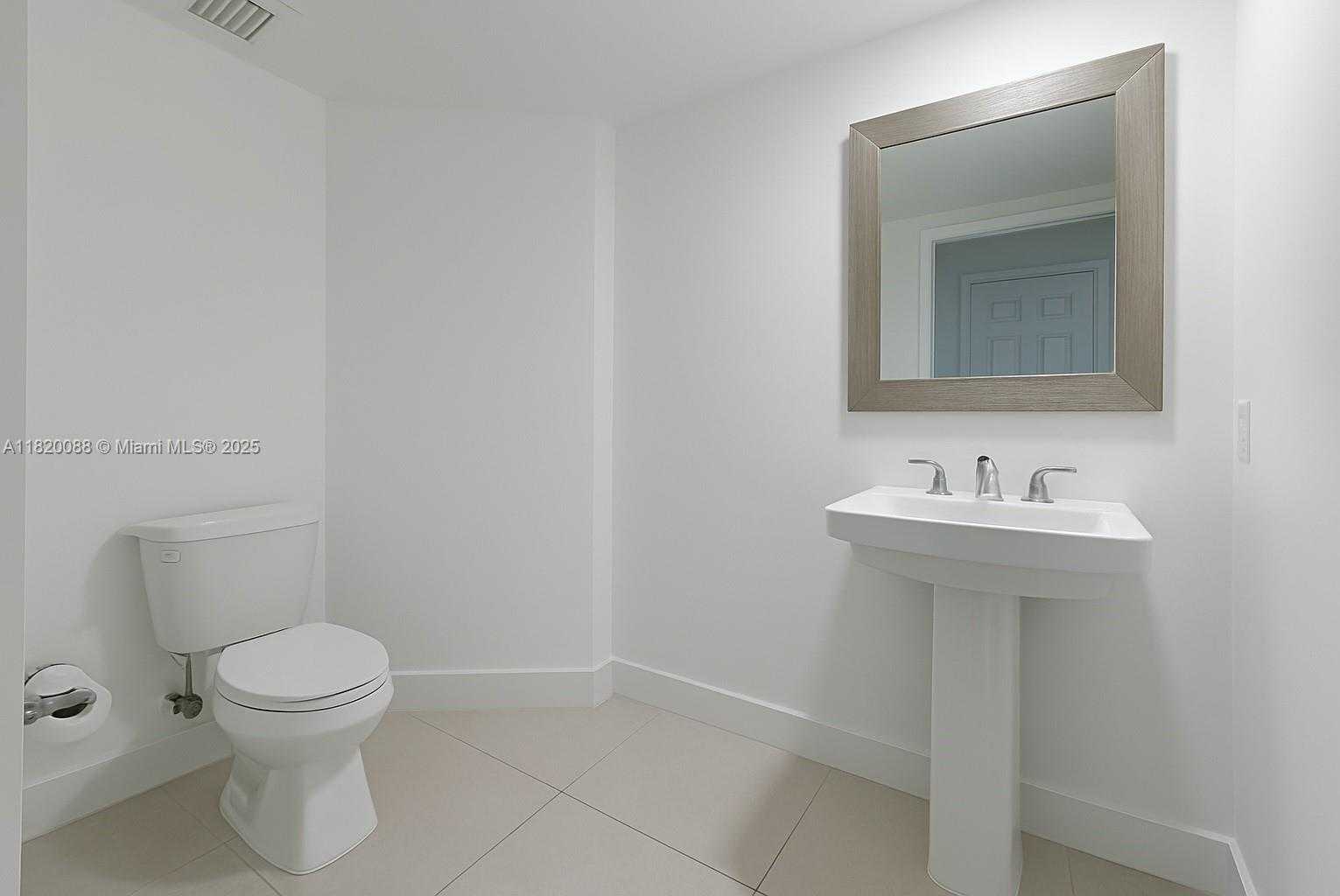 Small Image of 3370 HIDDEN BAY DR #102, Aventura Number 35