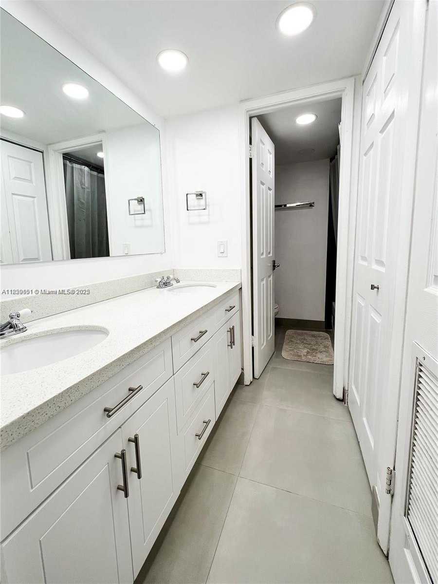 Small Image of 600 NORTH EAST 36TH ST #310, Miami Number 10