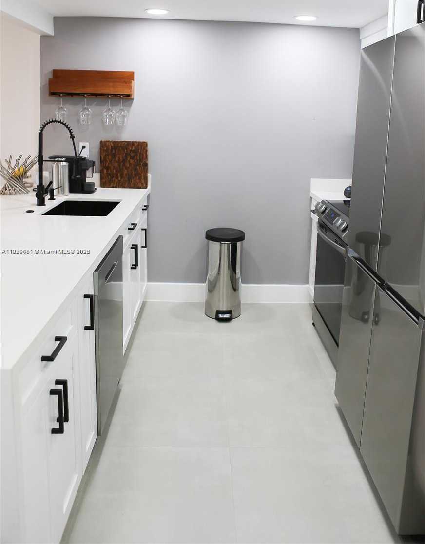 Small Image of 600 NORTH EAST 36TH ST #310, Miami Number 4