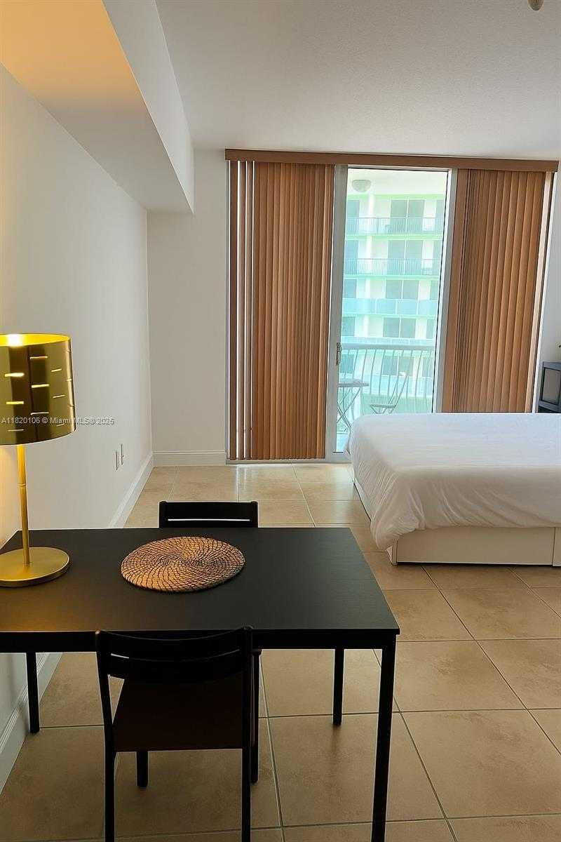 Small Image of 1750 NORTH BAYSHORE DR #1217, Miami Number 2