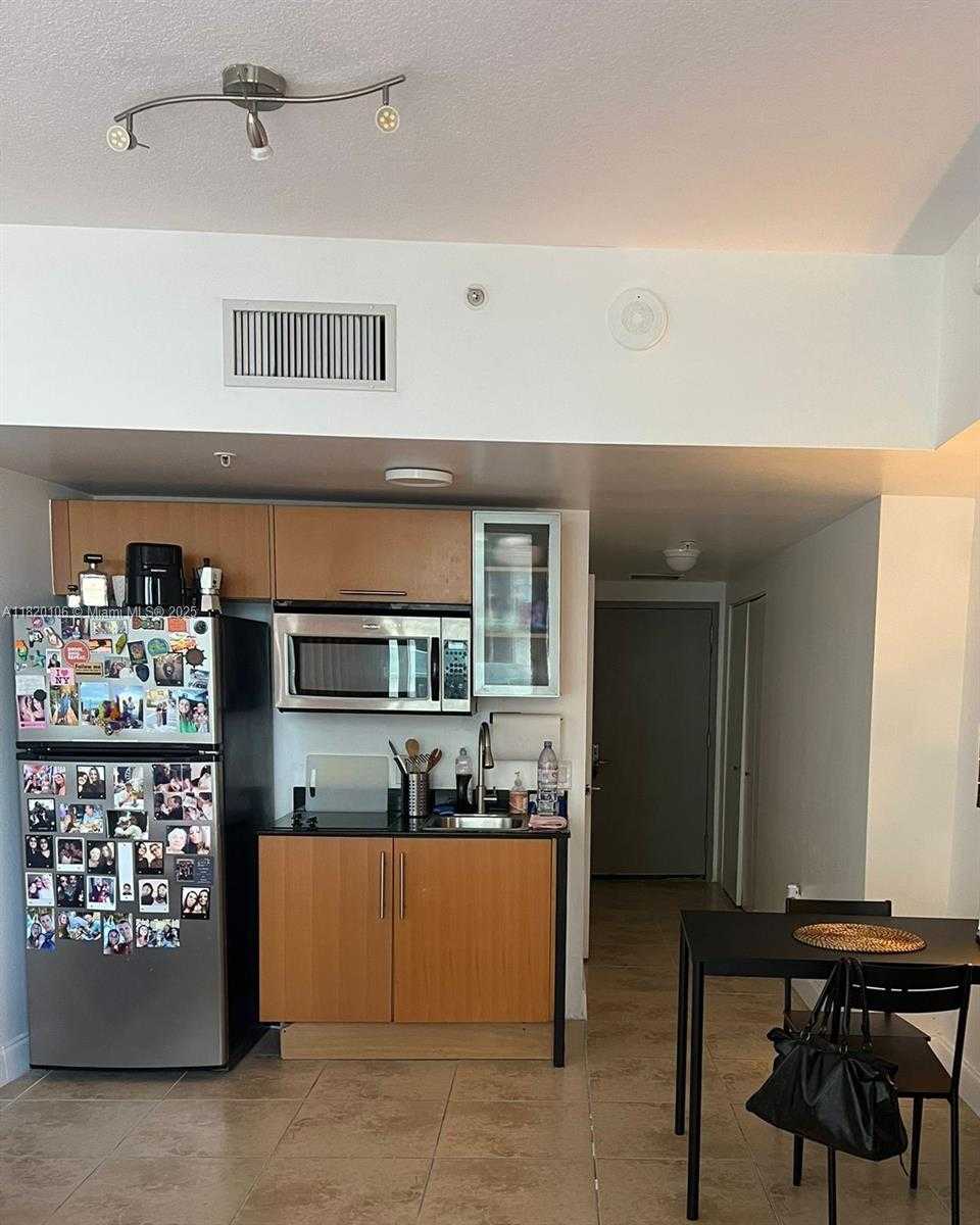 Small Image of 1750 NORTH BAYSHORE DR #1217, Miami Number 3