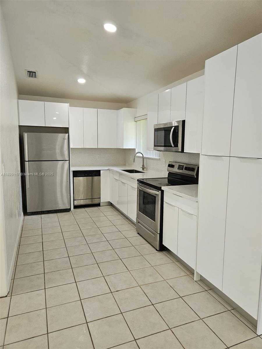 Small Image of 20137 SOUTH WEST 88TH CT #20135, Cutler Bay Number 9