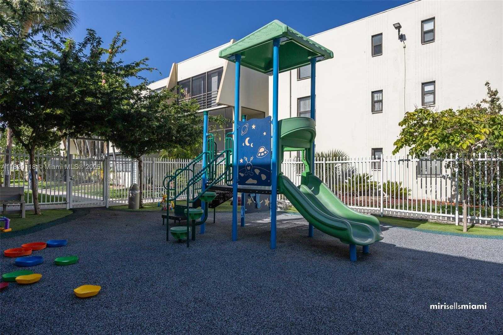 Small Image of 20441 NORTH EAST 30TH AVE #320-9, Aventura Number 30