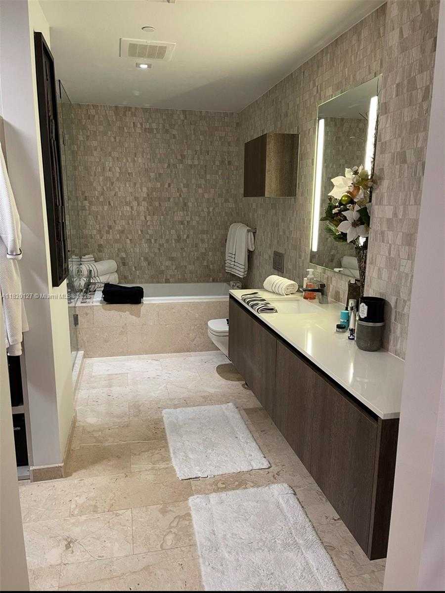 Small Image of 68 SOUTH EAST 6TH ST #3606, Miami Number 11