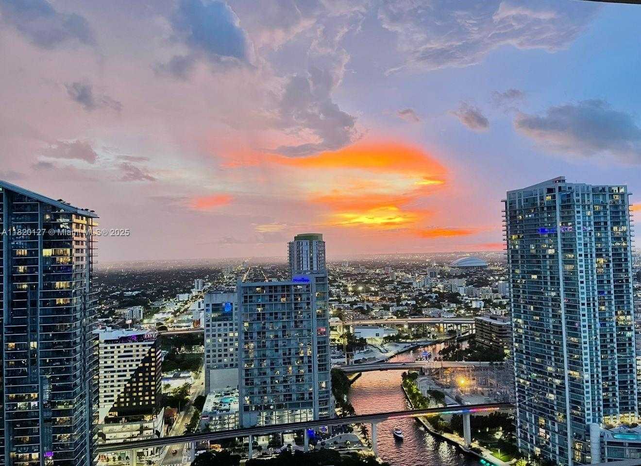 Small Image of 68 SOUTH EAST 6TH ST #3606, Miami Number 14