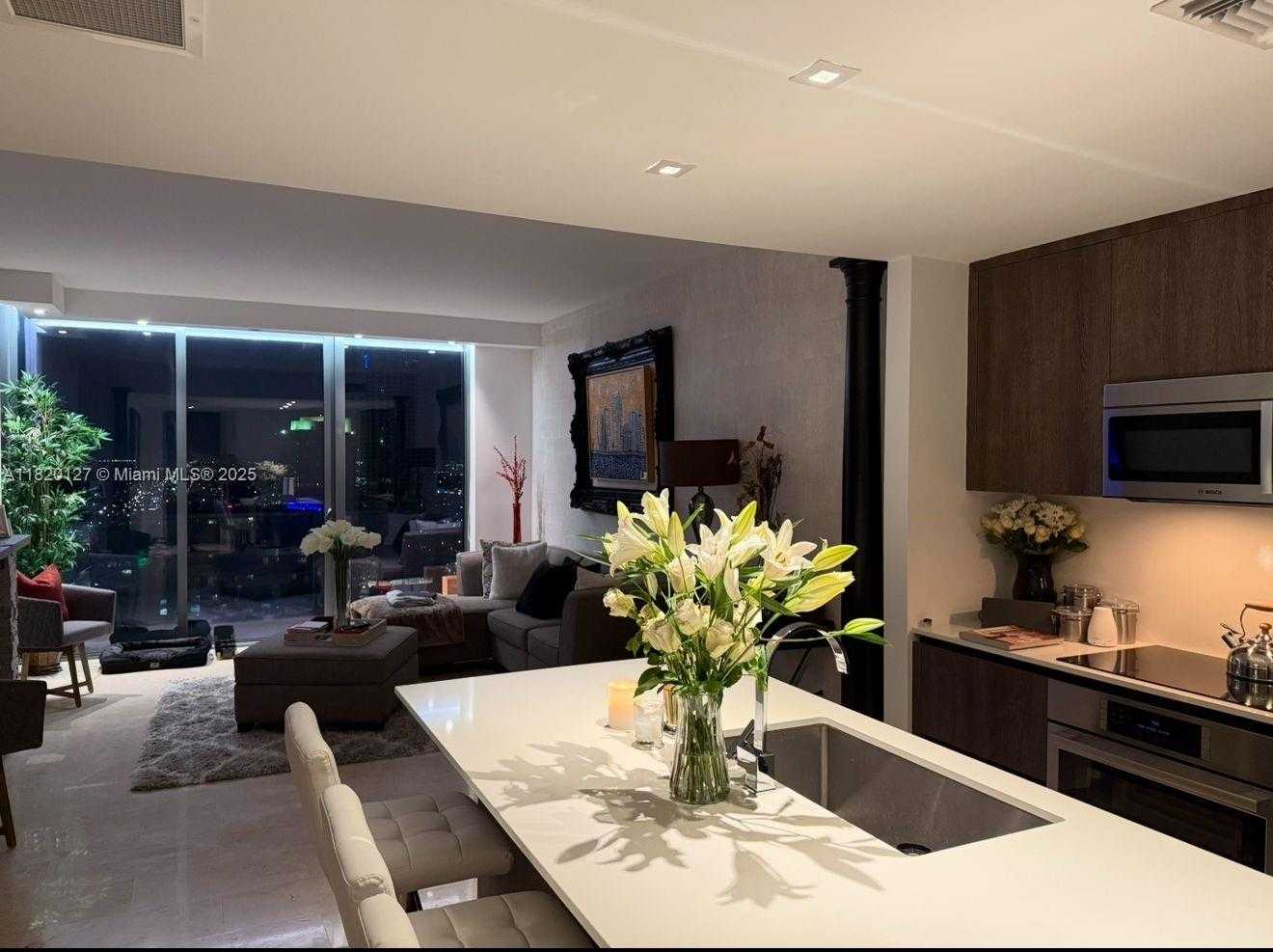 Small Image of 68 SOUTH EAST 6TH ST #3606, Miami Number 5