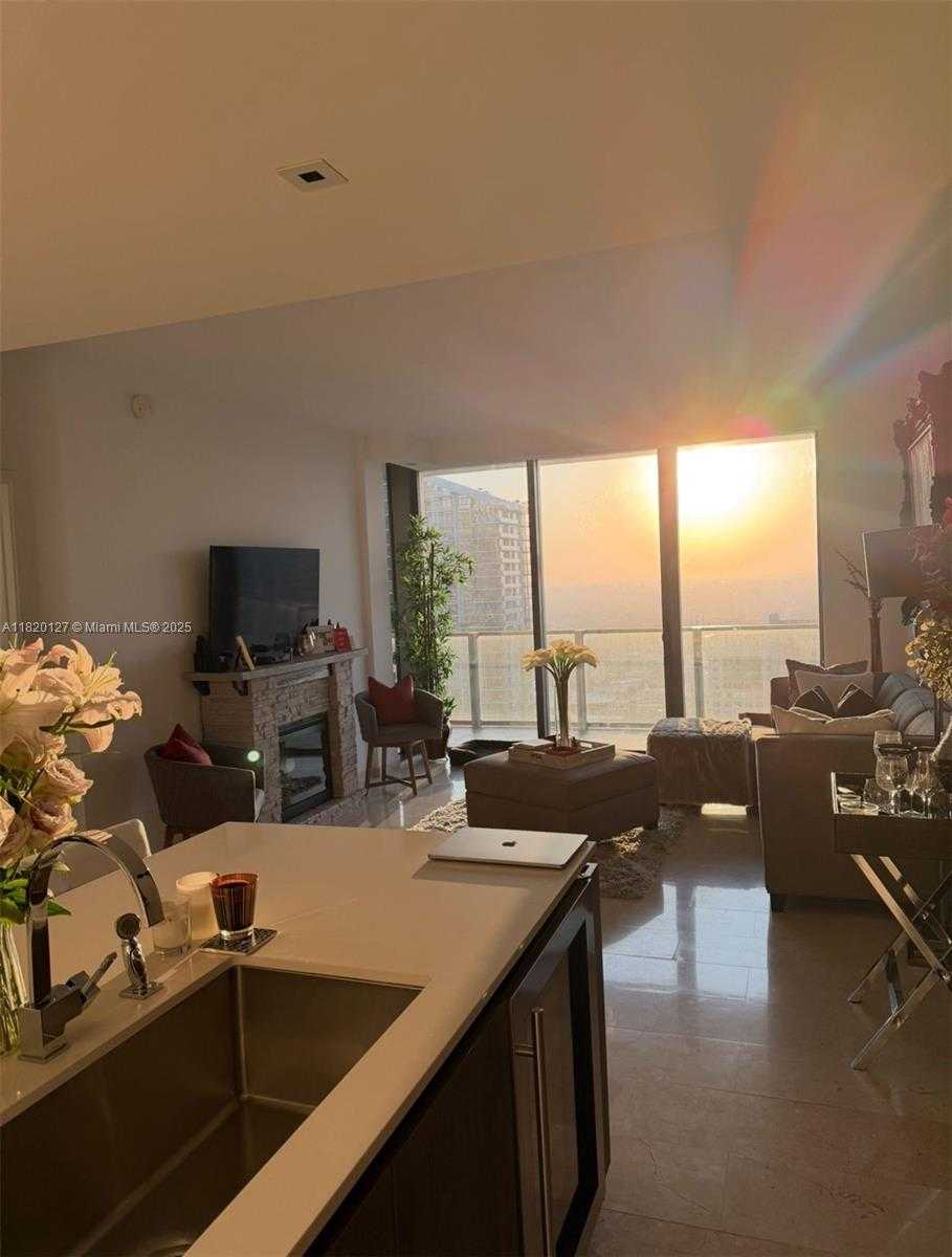 Small Image of 68 SOUTH EAST 6TH ST #3606, Miami Number 6