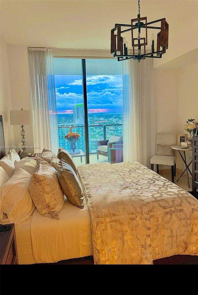 Small Image of 68 SOUTH EAST 6TH ST #3606, Miami Number 9