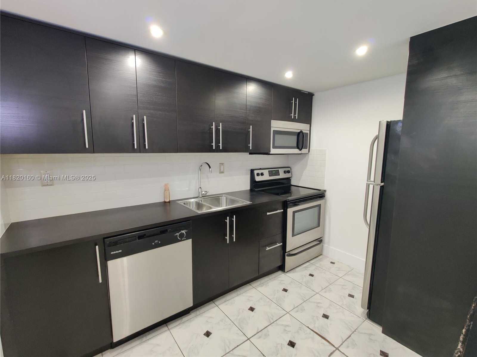 Small Image of 801 NORTH WEST 47TH AVE #W611, Miami Number 3