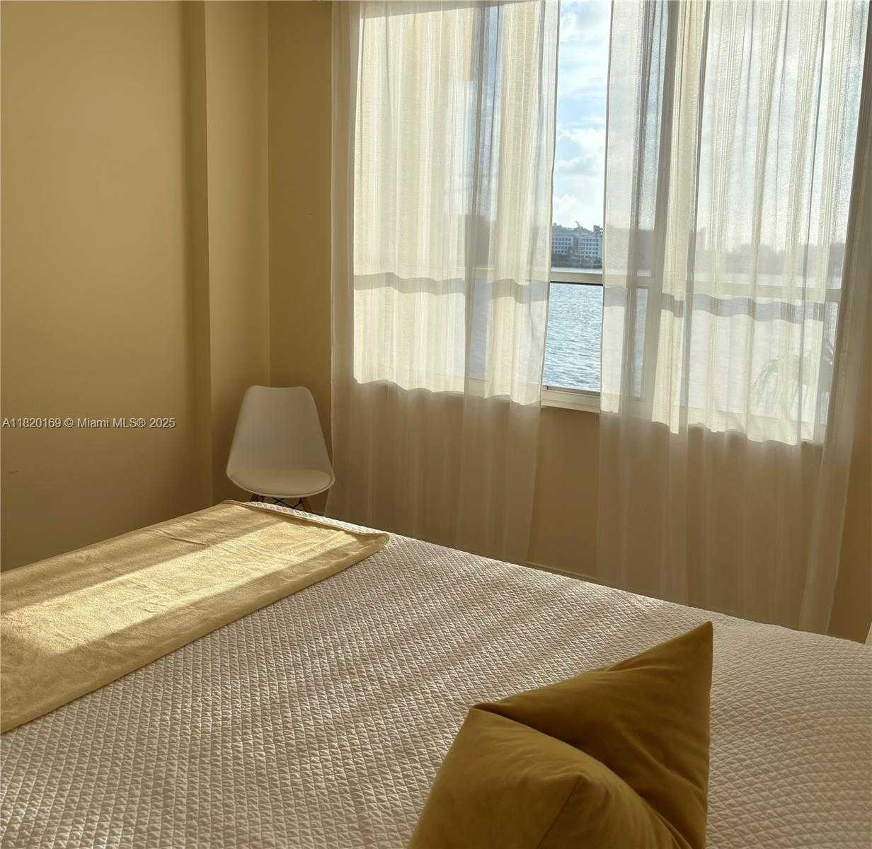 Small Image of 888 BRICKELL KEY DR #512, Miami Number 11