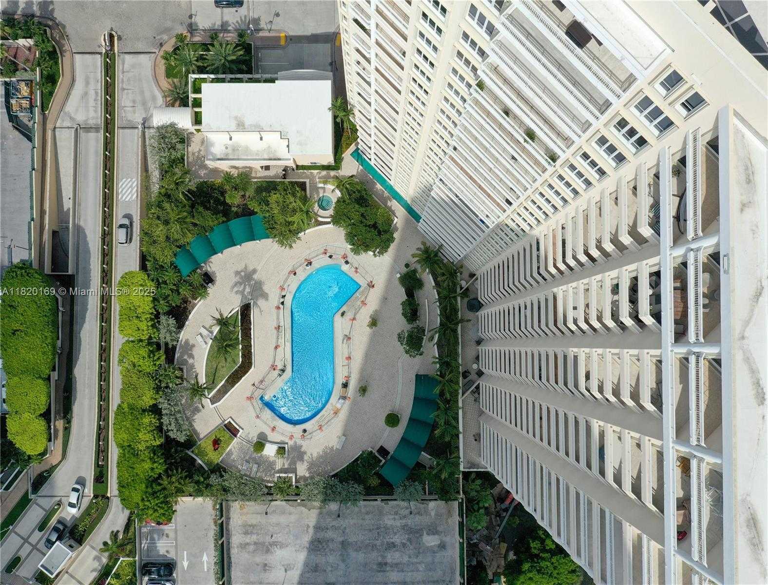 Small Image of 888 BRICKELL KEY DR #512, Miami Number 14