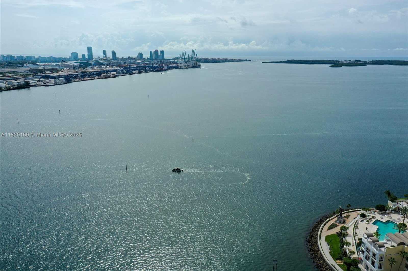 Small Image of 888 BRICKELL KEY DR #512, Miami Number 17