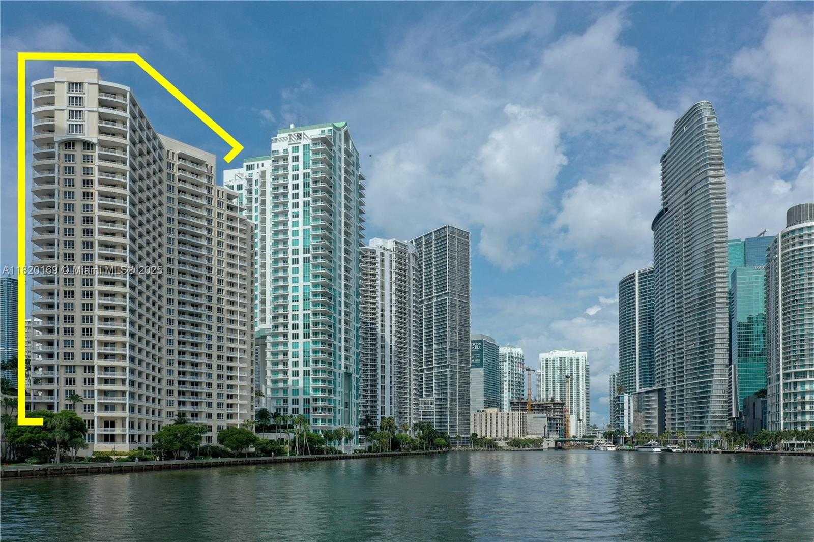 Small Image of 888 BRICKELL KEY DR #512, Miami Number 2