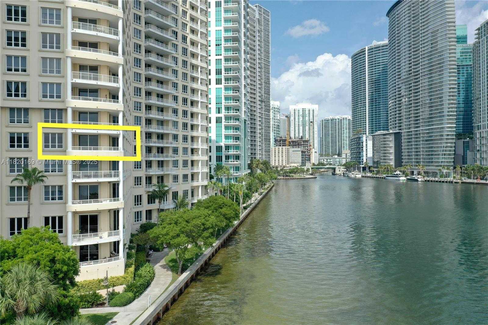 Small Image of 888 BRICKELL KEY DR #512, Miami Number 3