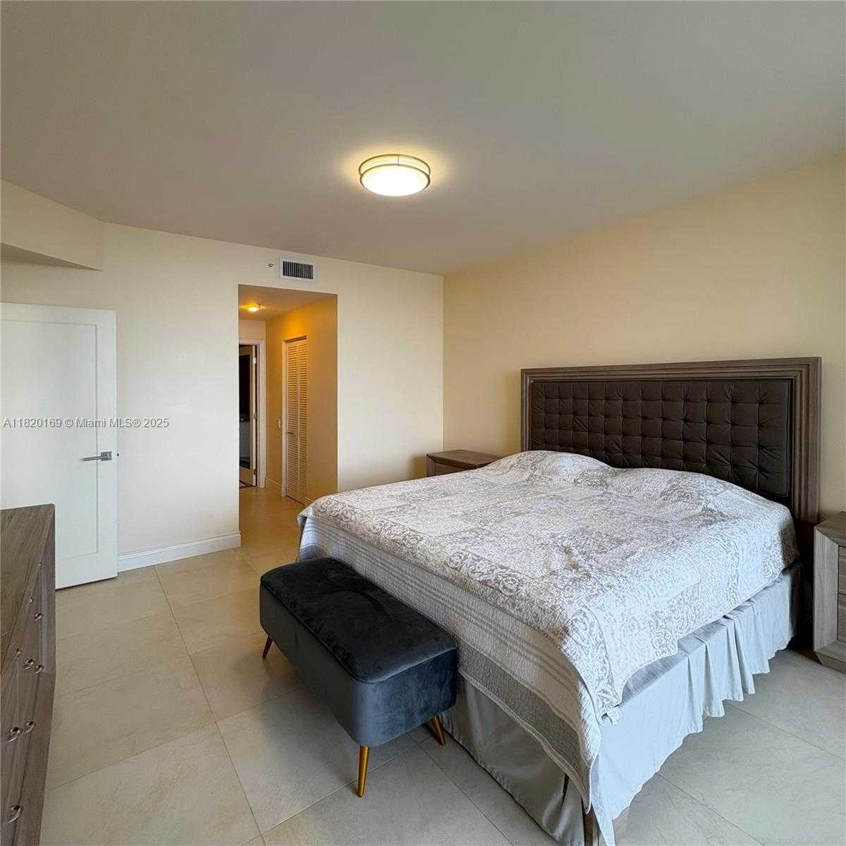 Small Image of 888 BRICKELL KEY DR #512, Miami Number 30