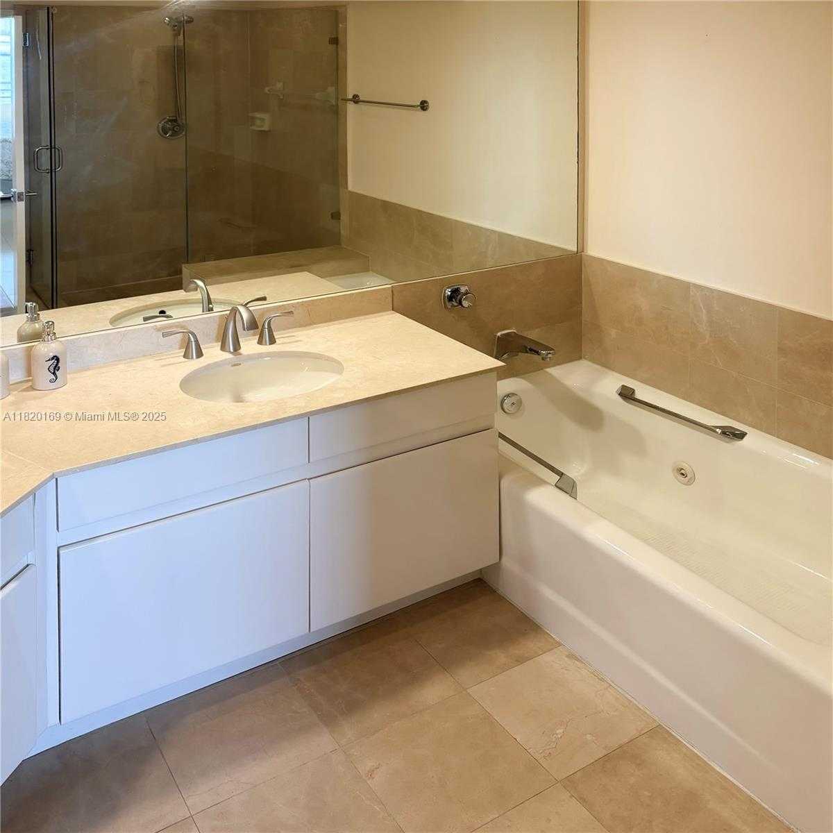 Small Image of 888 BRICKELL KEY DR #512, Miami Number 36