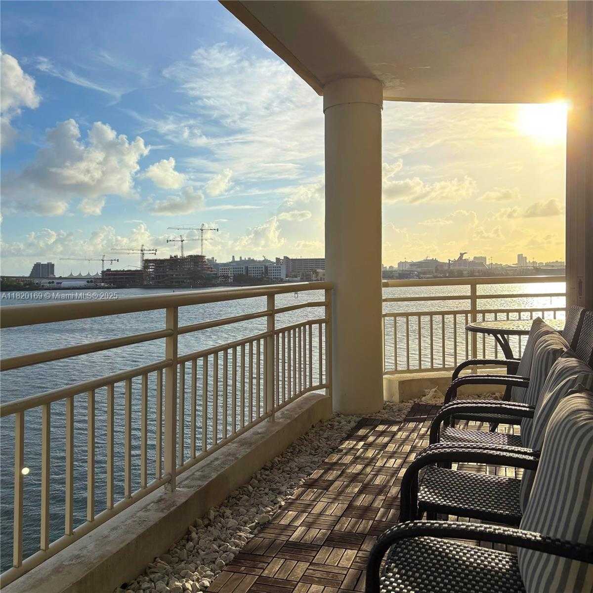 Small Image of 888 BRICKELL KEY DR #512, Miami Number 5