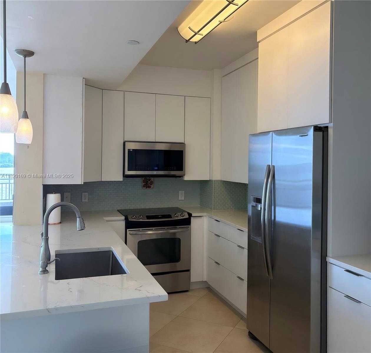 Small Image of 888 BRICKELL KEY DR #512, Miami Number 7