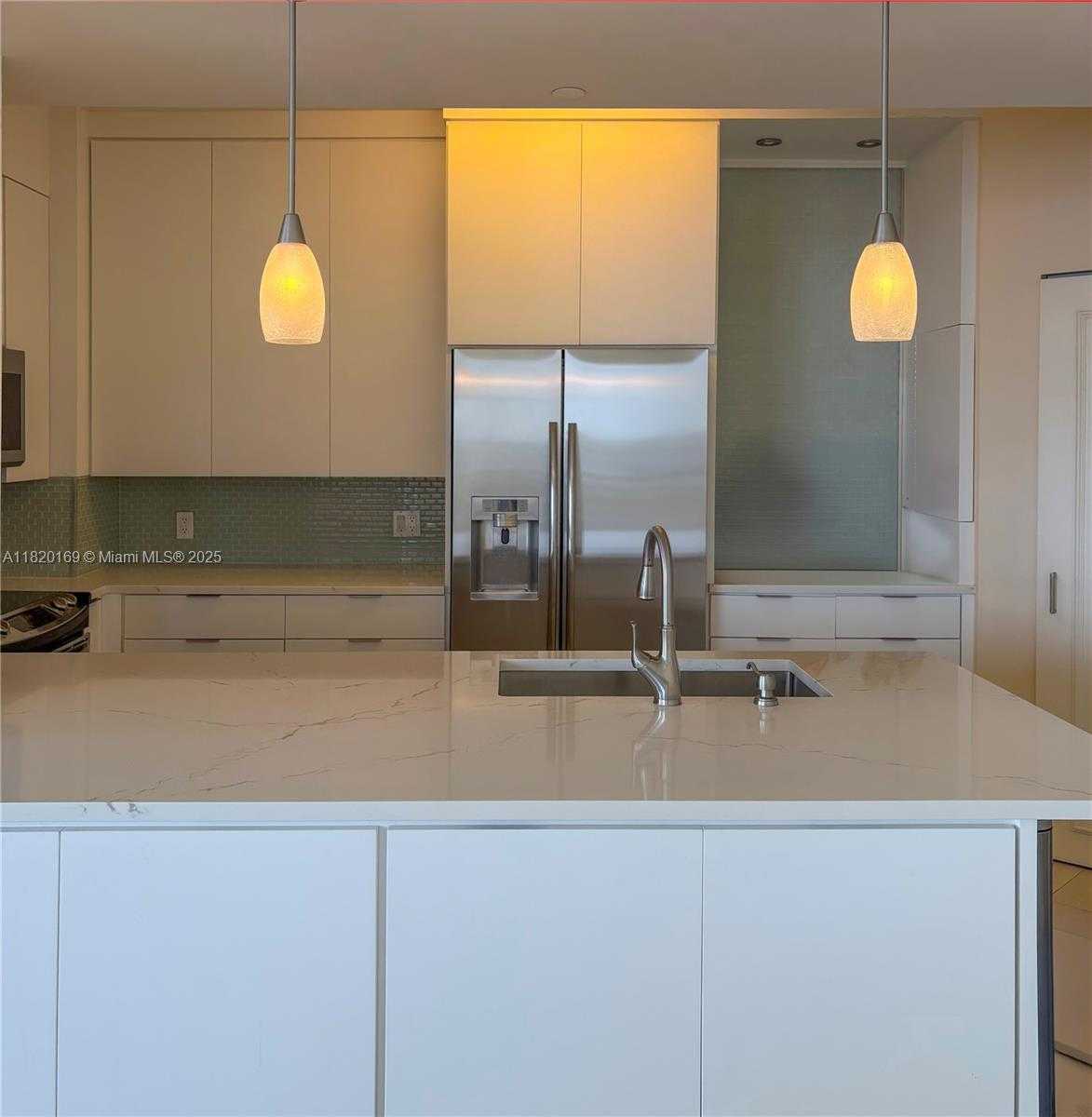 Small Image of 888 BRICKELL KEY DR #512, Miami Number 8