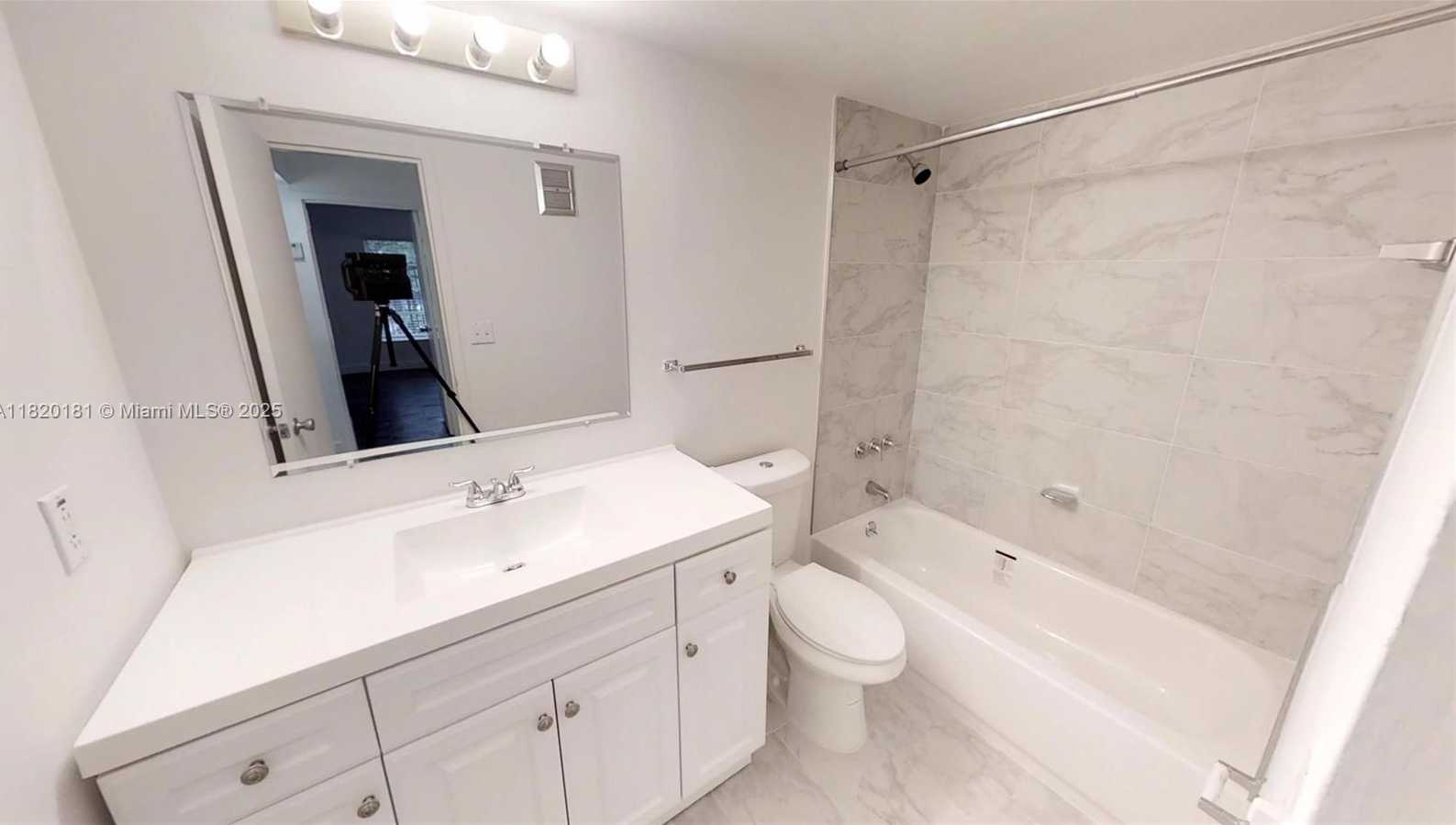 Small Image of 4800 NORTH WEST 79 #106, Doral Number 17