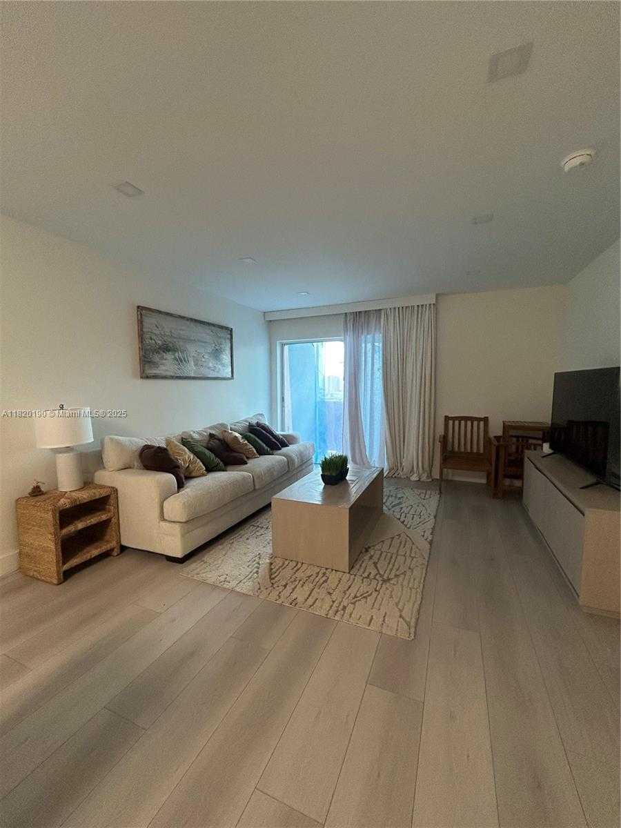 Small Image of 400 KINGS POINT DR #1517, Sunny Isles Beach Number 3