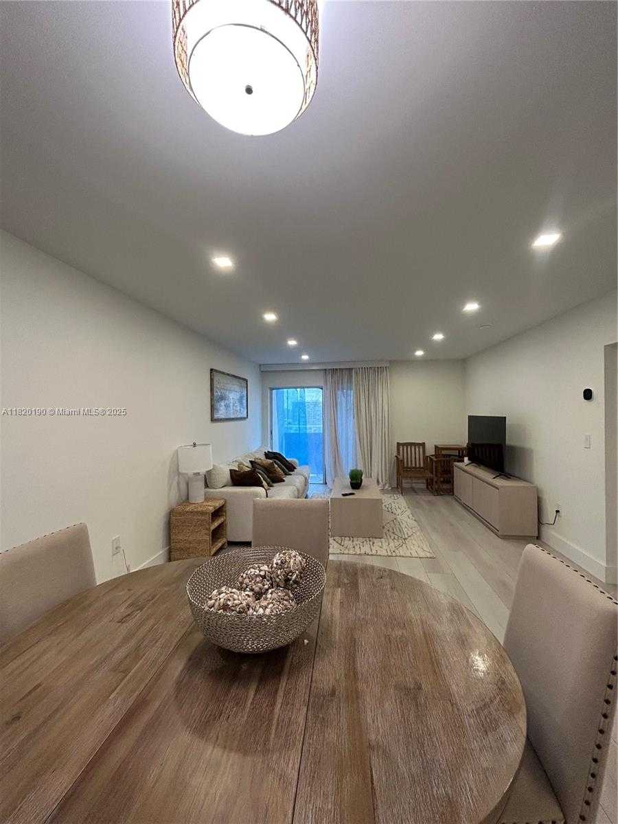 Small Image of 400 KINGS POINT DR #1517, Sunny Isles Beach Number 9