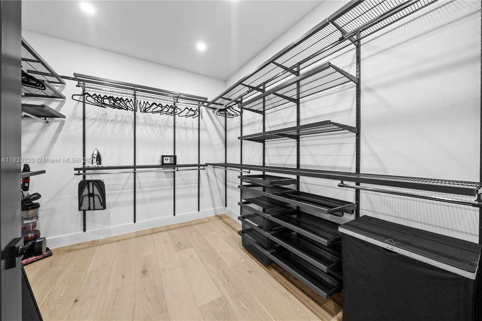 Small Image of 550 NORTH WEST 42ND ST, Miami Number 16