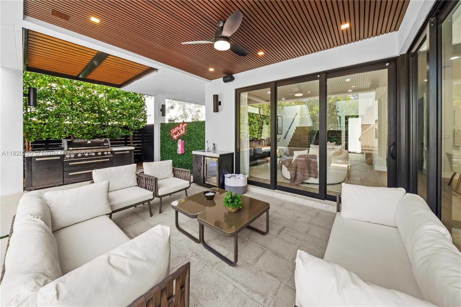 Small Image of 550 NORTH WEST 42ND ST, Miami Number 2