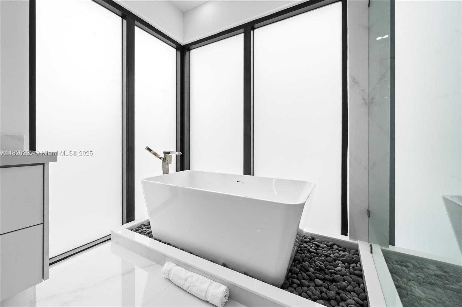 Small Image of 550 NORTH WEST 42ND ST, Miami Number 21