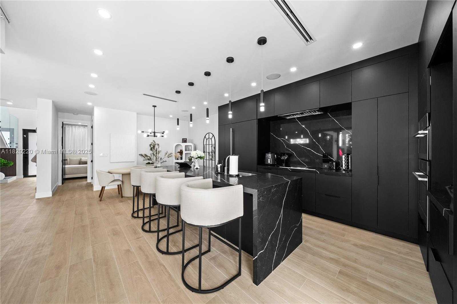 Small Image of 550 NORTH WEST 42ND ST, Miami Number 25