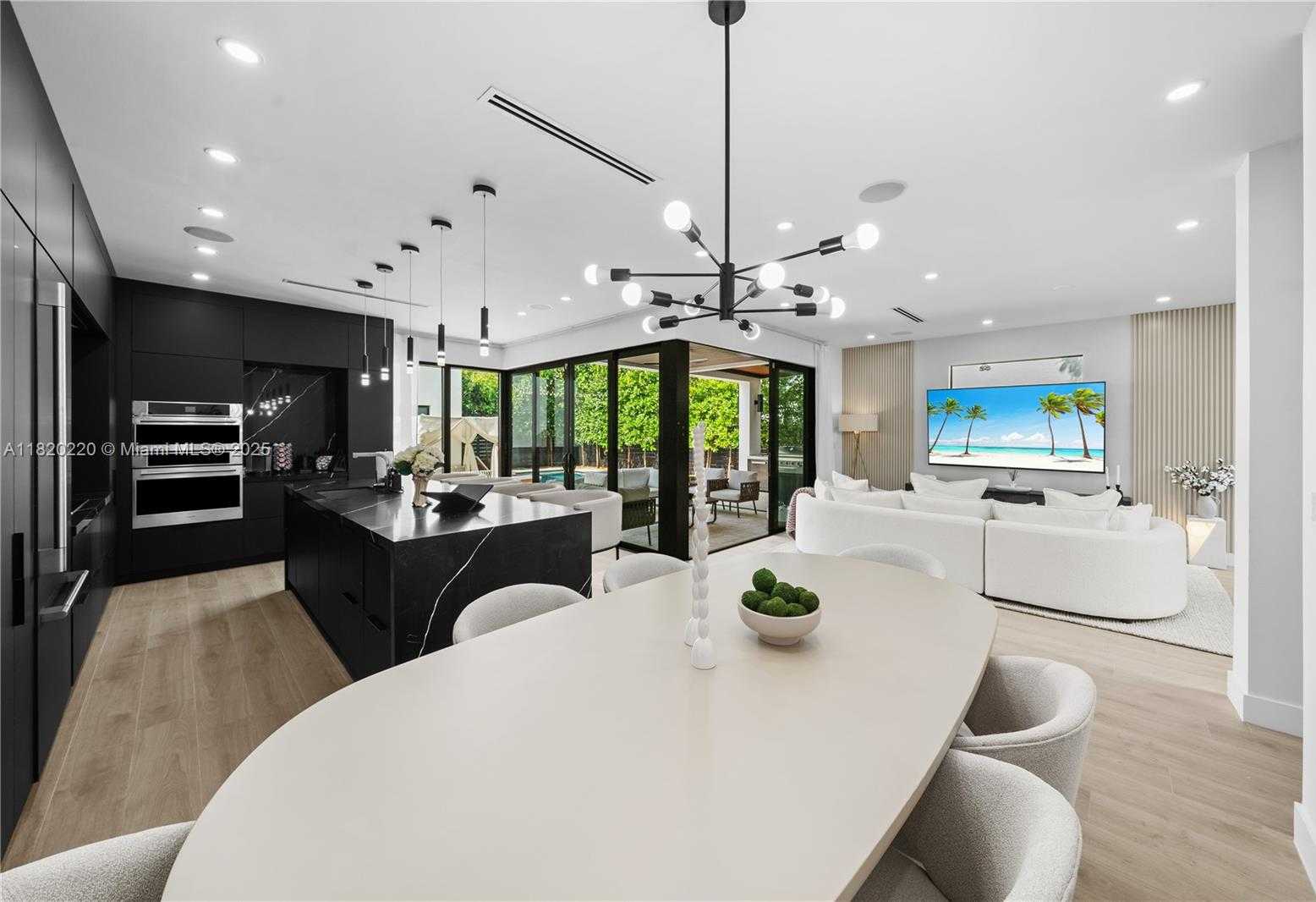 Small Image of 550 NORTH WEST 42ND ST, Miami Number 31