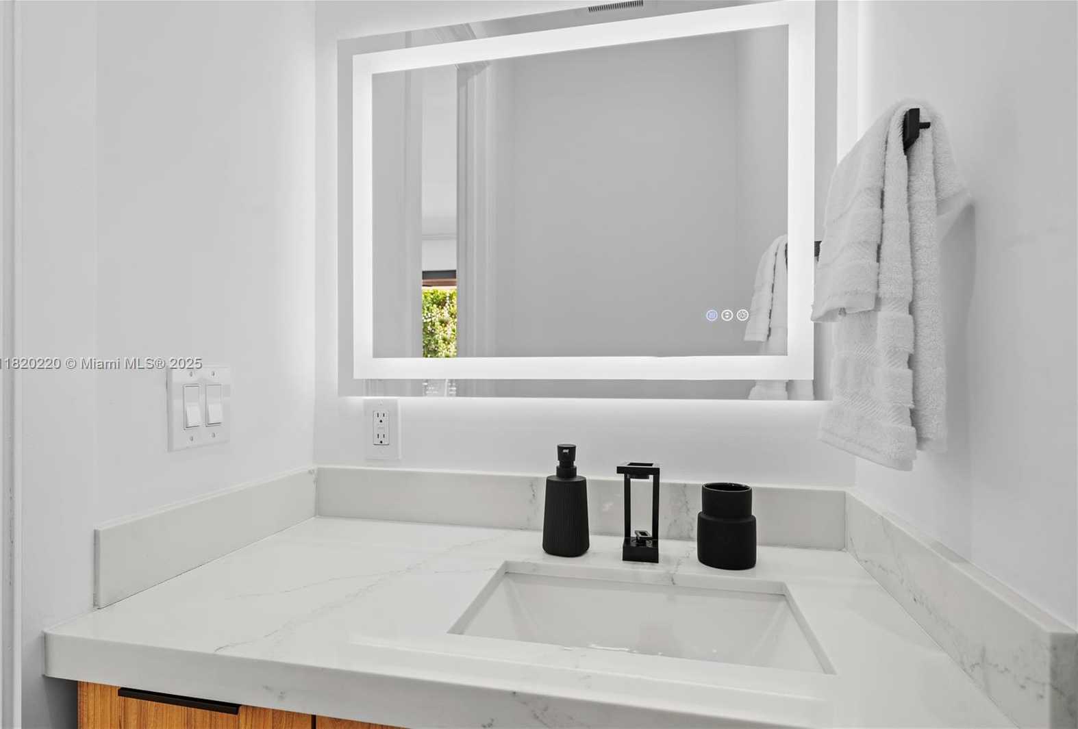 Small Image of 550 NORTH WEST 42ND ST, Miami Number 33