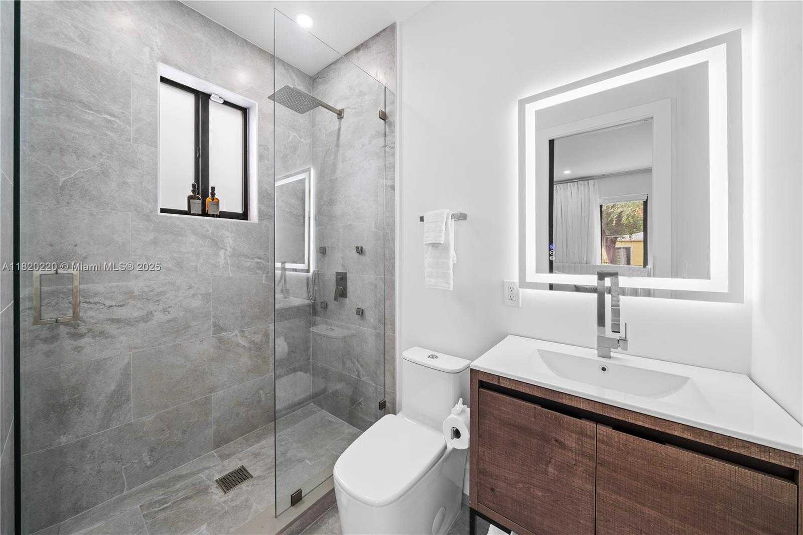 Small Image of 550 NORTH WEST 42ND ST, Miami Number 37