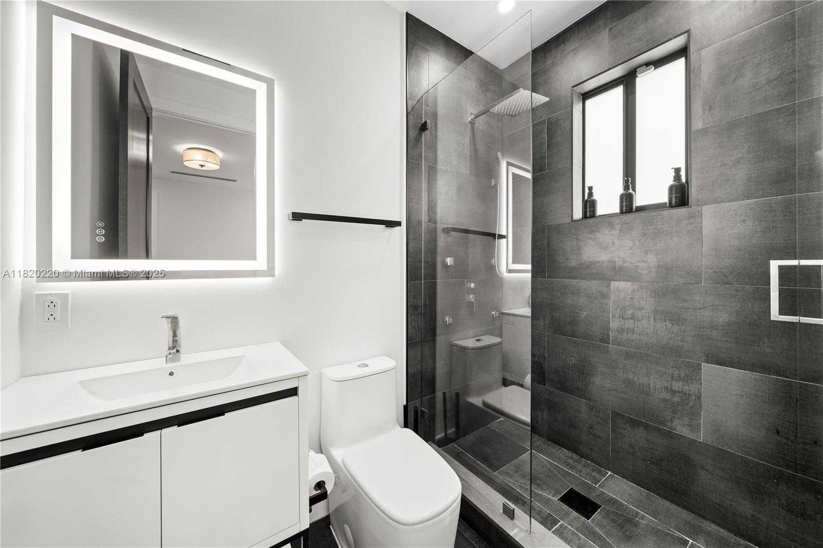 Small Image of 550 NORTH WEST 42ND ST, Miami Number 41