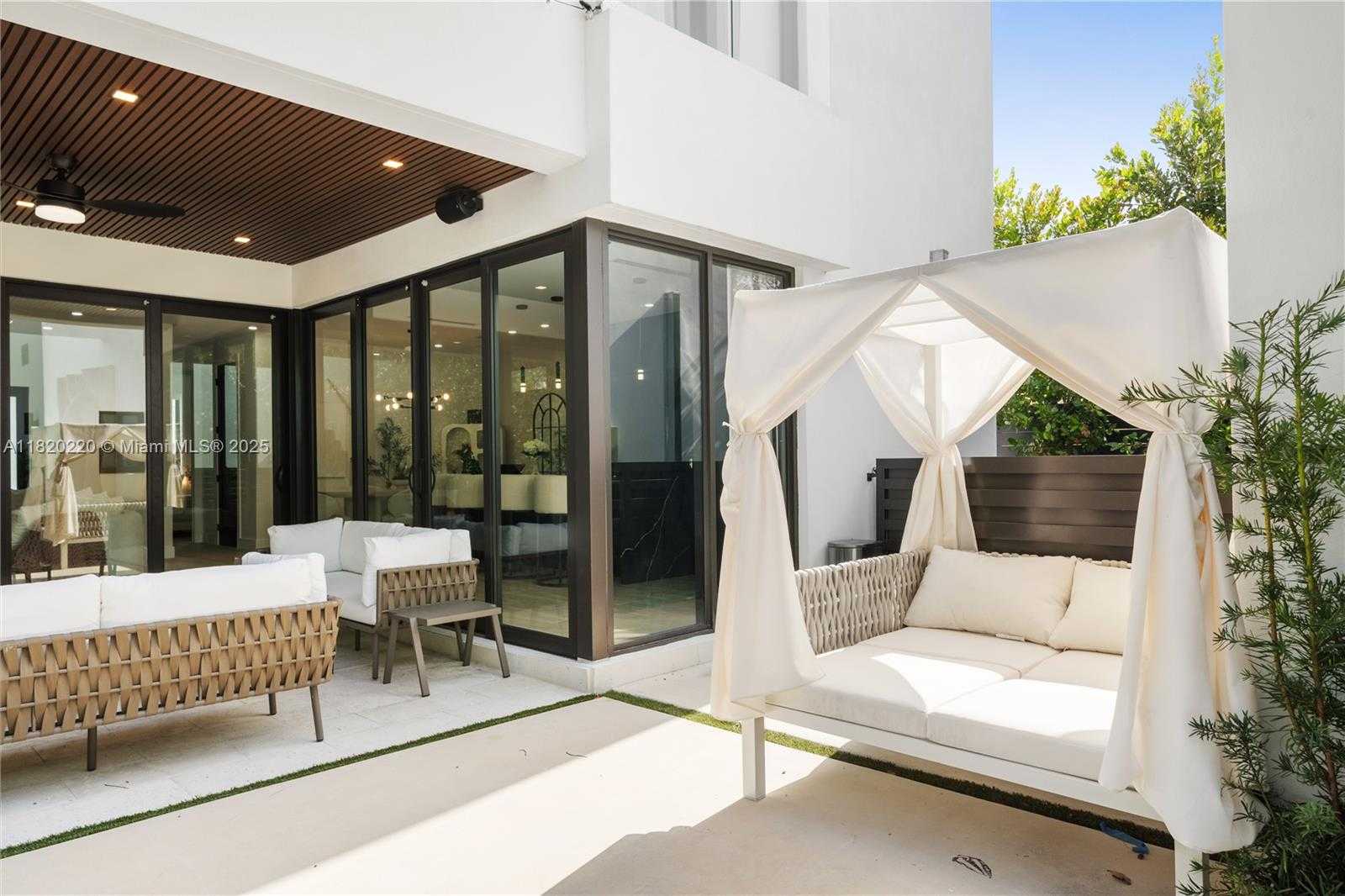 Small Image of 550 NORTH WEST 42ND ST, Miami Number 44