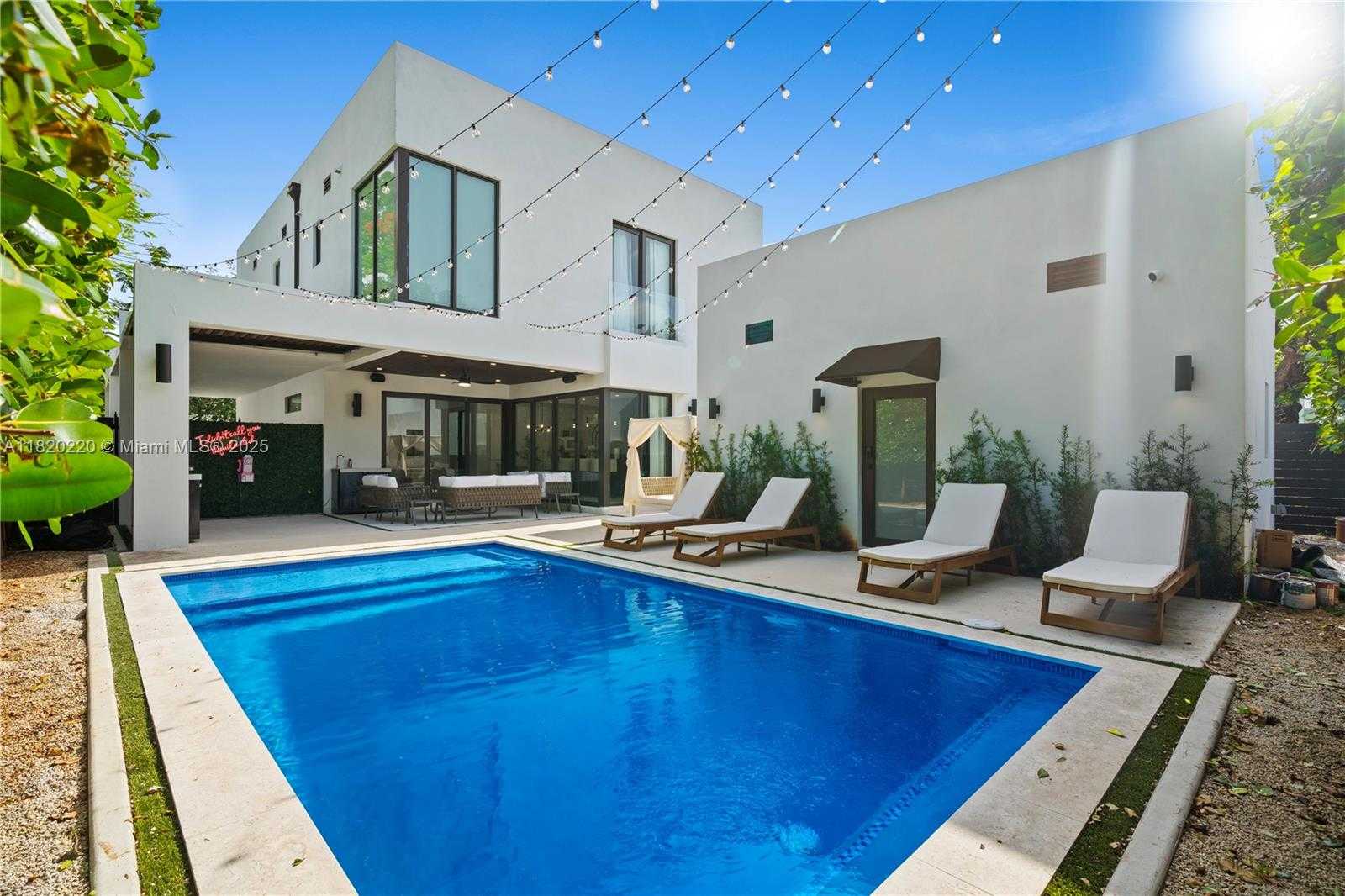 Small Image of 550 NORTH WEST 42ND ST, Miami Number 46