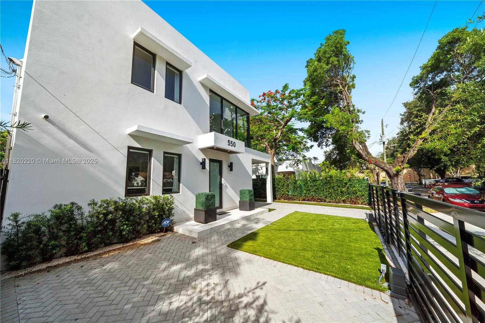 Small Image of 550 NORTH WEST 42ND ST, Miami Number 57