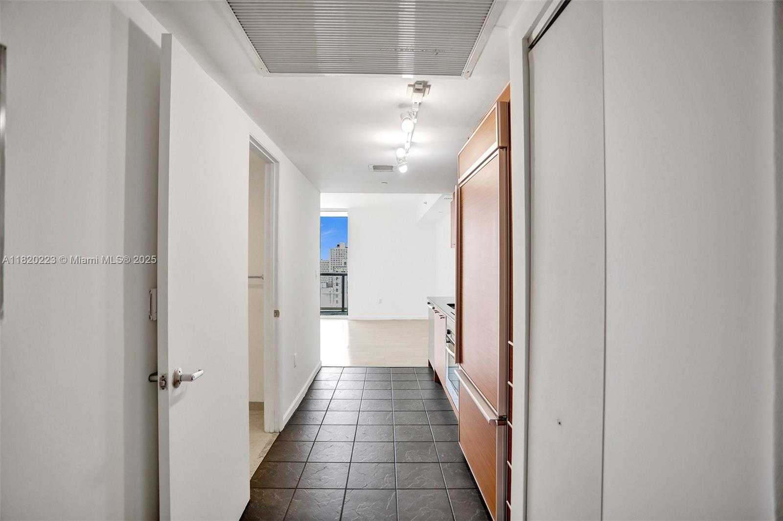 Small Image of 50 BISCAYNE BLVD #2309, Miami Number 2