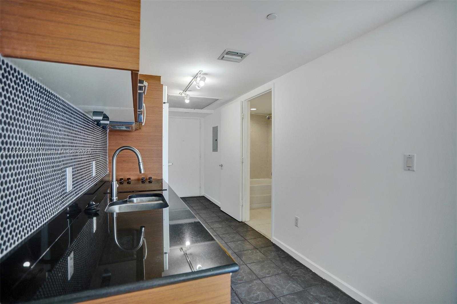 Small Image of 50 BISCAYNE BLVD #2309, Miami Number 4